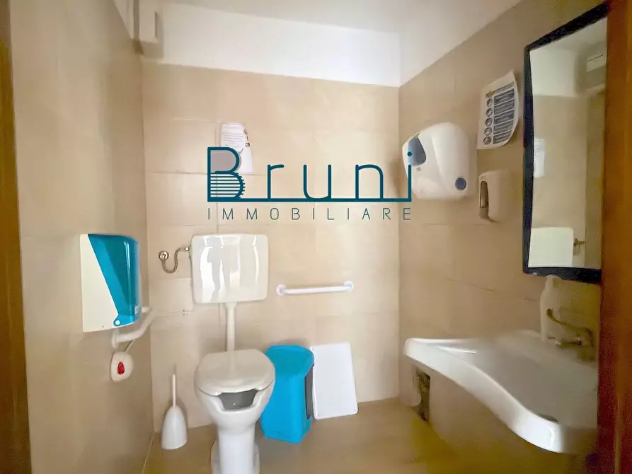 Immagine 8 di Locale commerciale in affitto  in Via Gino Moretti 21 a San Benedetto Del Tronto