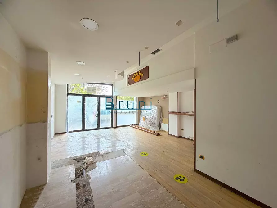 Immagine 4 di Locale commerciale in affitto  in Via Gino Moretti 21 a San Benedetto Del Tronto