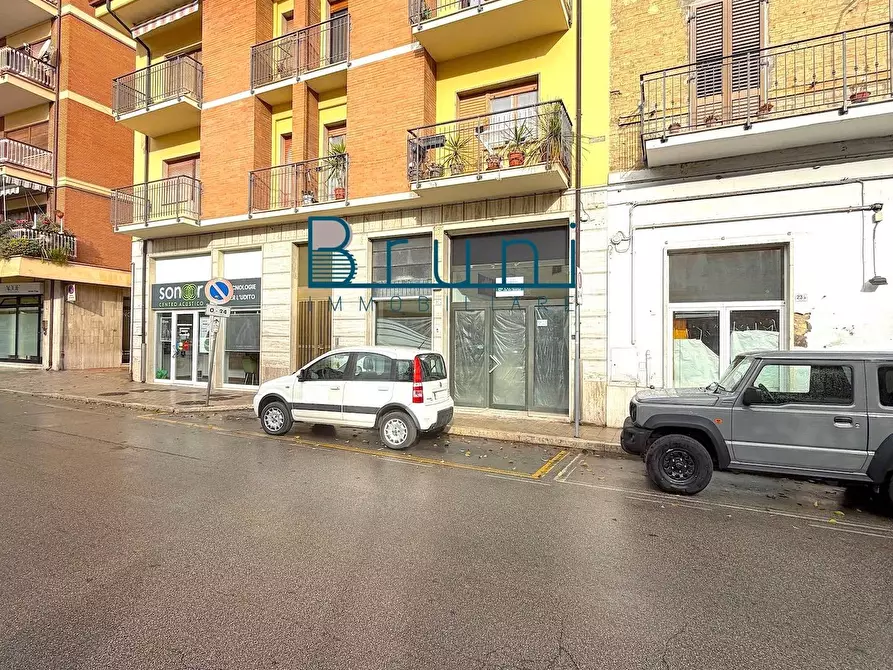 Immagine 13 di Locale commerciale in affitto  in Via Gino Moretti 21 a San Benedetto Del Tronto