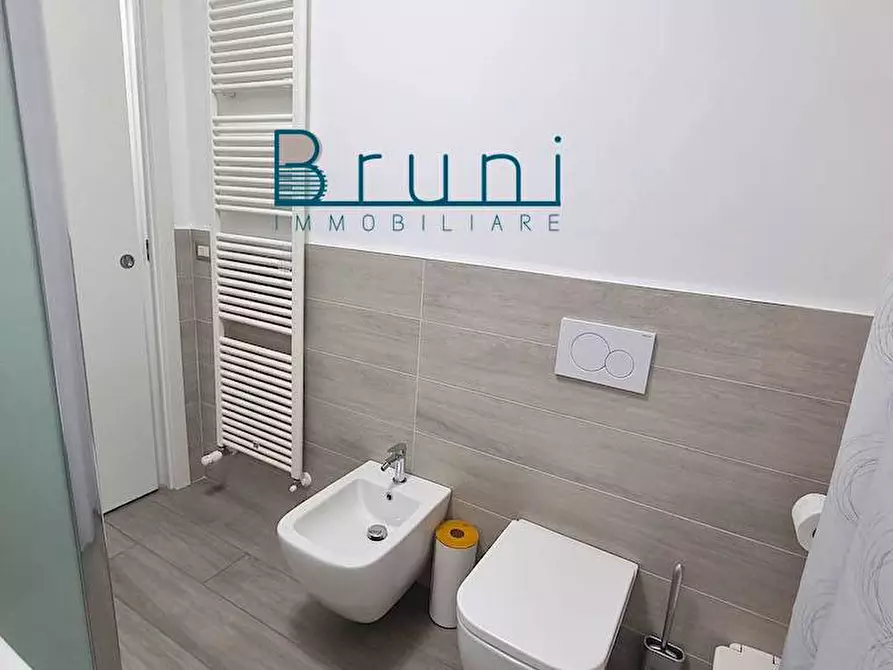 Immagine 12 di Appartamento in affitto  in Via Fratelli Roselli a Grottammare