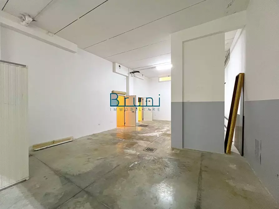 Immagine 6 di Magazzino in affitto  in Via Niccolò IV a San Benedetto Del Tronto