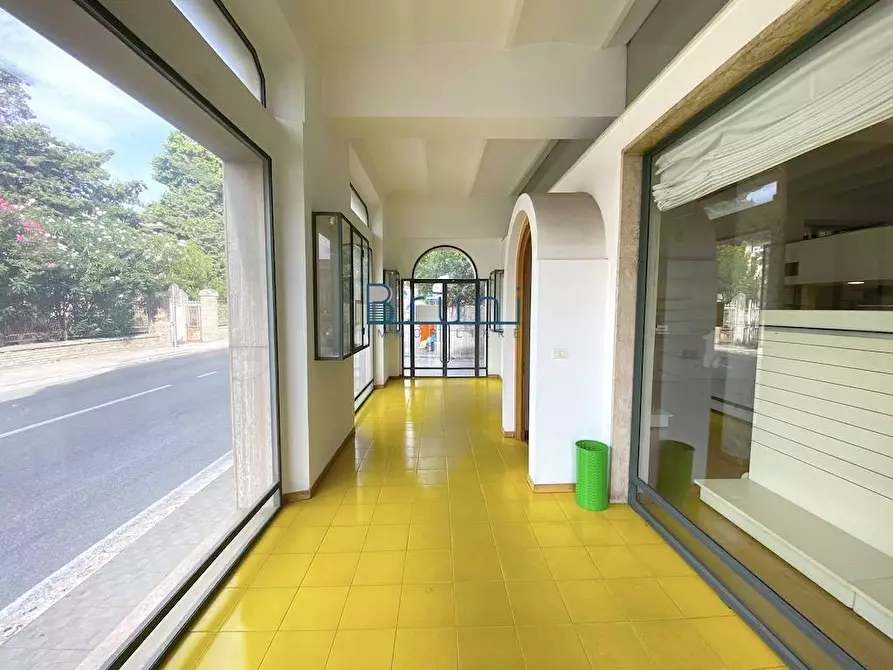 Immagine 11 di Locale commerciale in affitto  in Via Nazzario Sauro 90 a San Benedetto Del Tronto