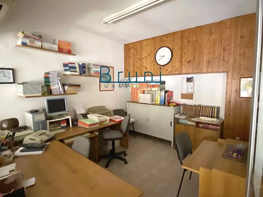 Immagine 8 di Locale commerciale in vendita  in Roma a San Benedetto Del Tronto