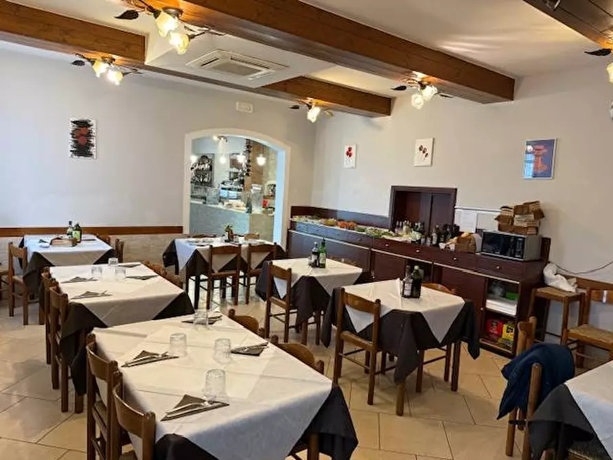 Immagine 4 di Attività commerciale in vendita  a Ostiglia