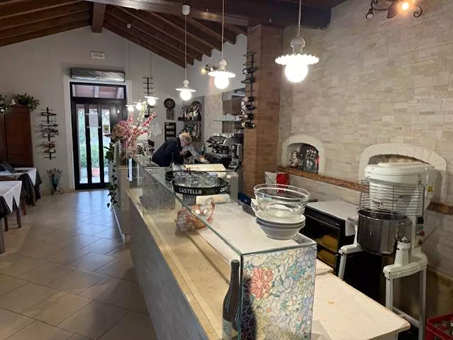 Immagine 5 di Attività commerciale in vendita  a Ostiglia