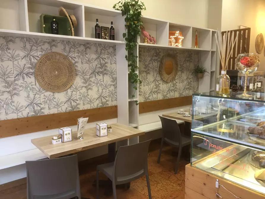 Immagine 3 di Bar / Ristorante in vendita  in via valverde 1 a Verona