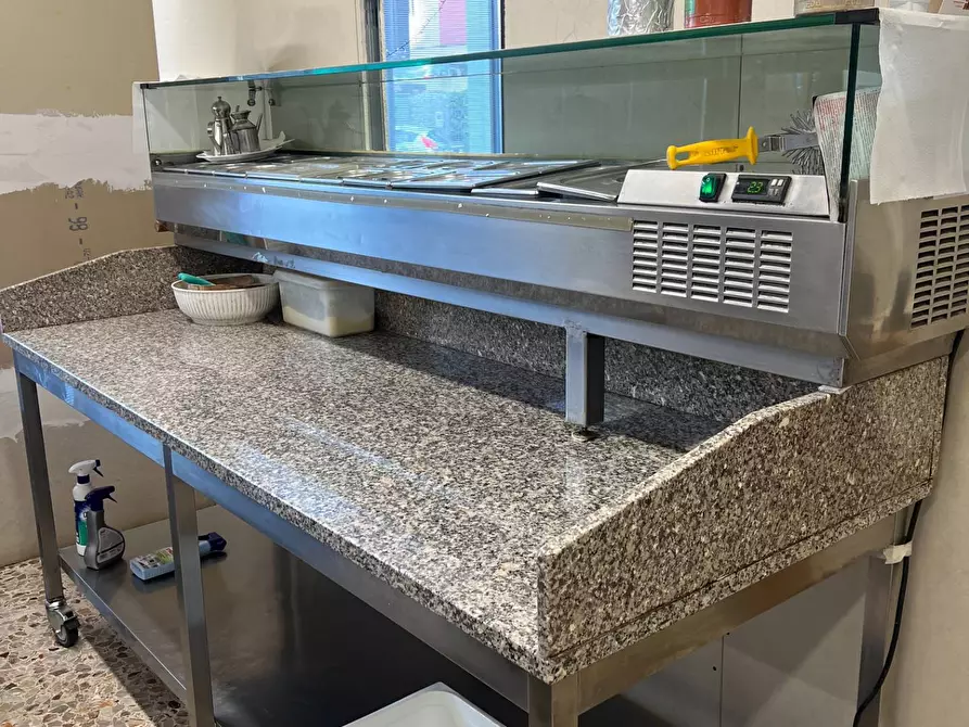 Immagine 3 di Attività commerciale in vendita  in via longhena 5 a Verona