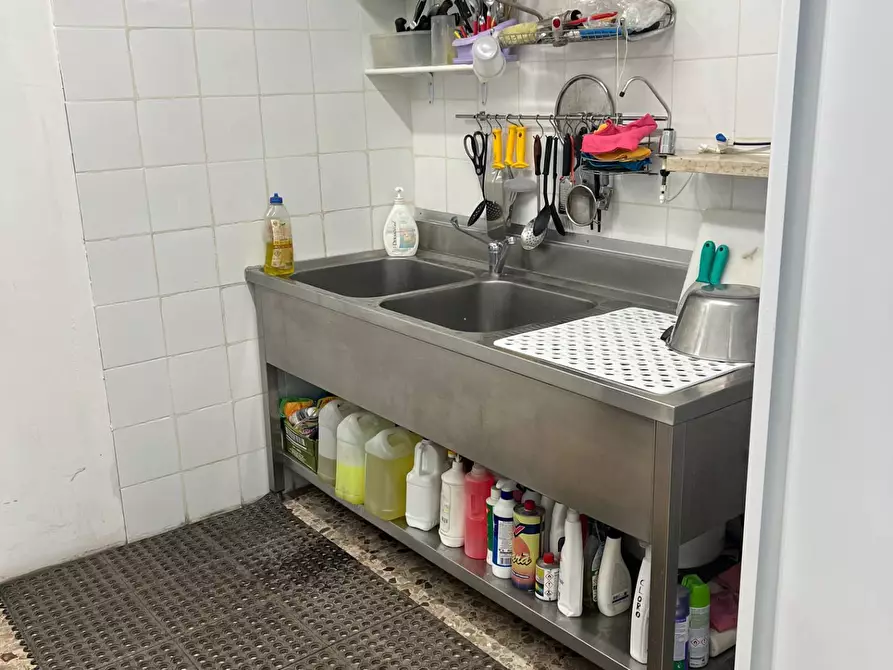 Immagine 7 di Attività commerciale in vendita  in via longhena 5 a Verona