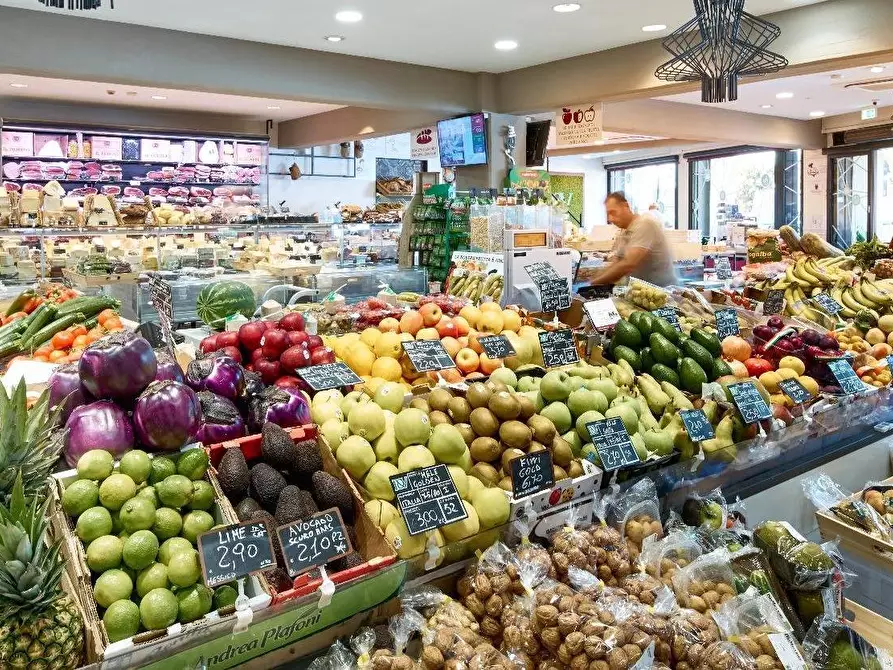 Immagine 4 di Agriturismo in vendita  a Verona