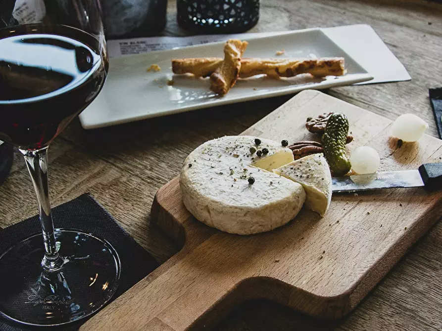 Immagine 4 di Attività commerciale in vendita  a Verona