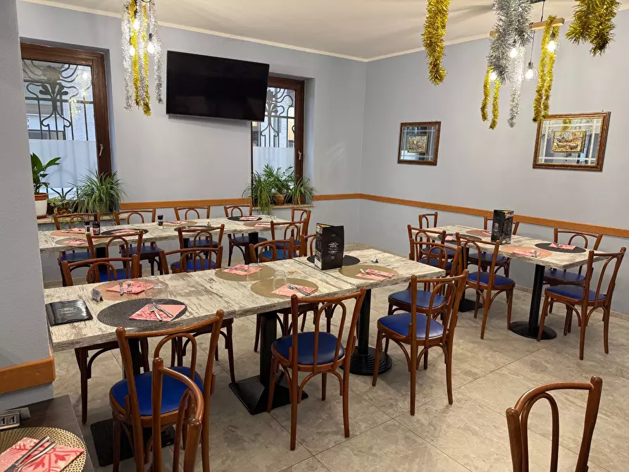 Immagine 1 di Locale commerciale in vendita  a Verona