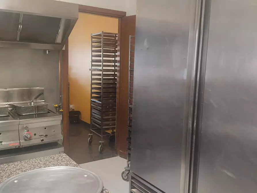 Immagine 5 di Attività commerciale in vendita  in via roma 2 a Castelbelforte