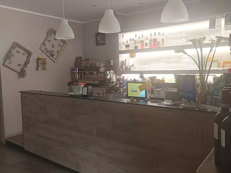 Immagine 1 di Locale commerciale in vendita  in via roma 5 a Pegognaga