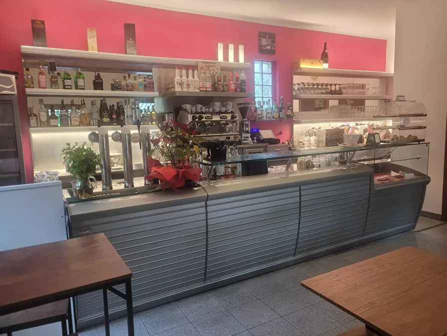 Immagine 1 di Bar / Ristorante in affitto  in via roma 2 a Castel D'ario
