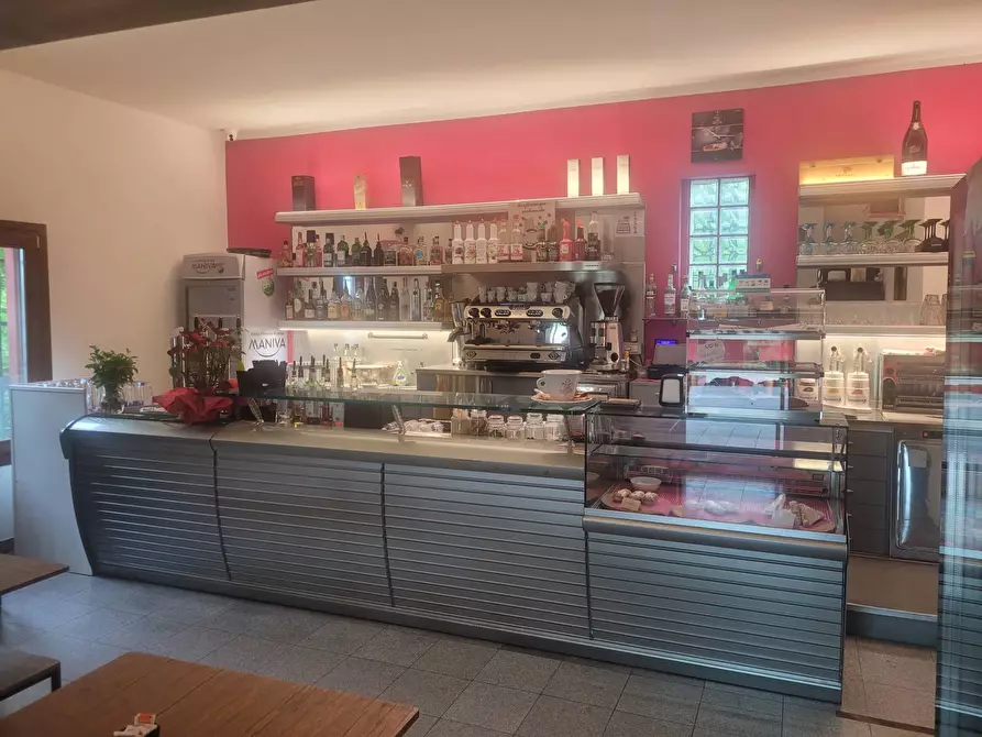 Immagine 2 di Bar / Ristorante in affitto  in via roma 2 a Castel D'ario
