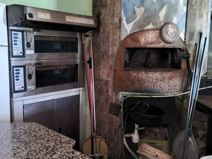 Immagine 4 di Bar / Ristorante in vendita  in via roma 5 a Borgocarbonara