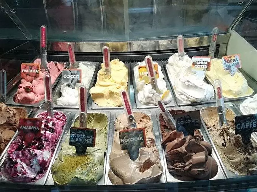 locale commerciale in affitto a Mantova
