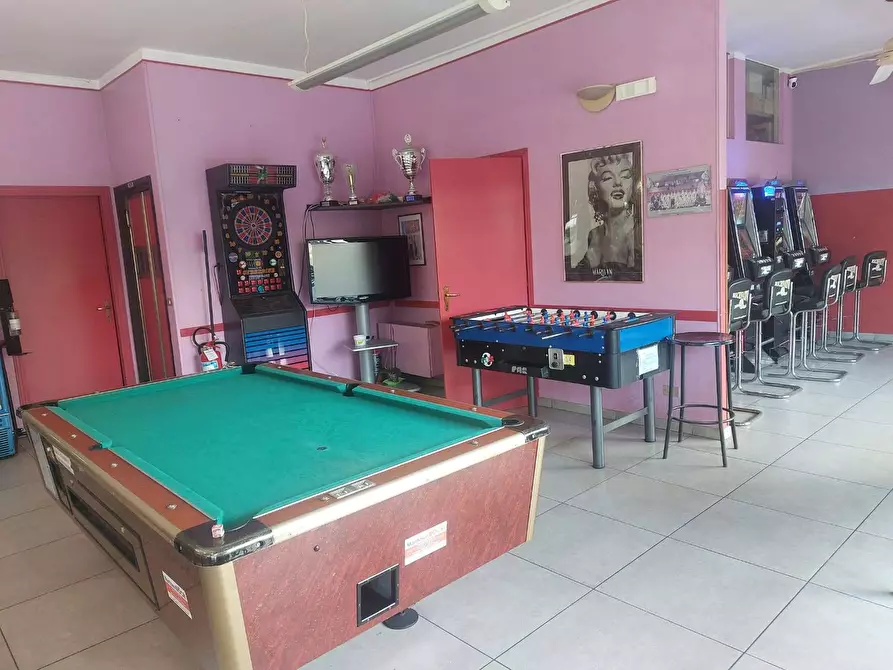 Immagine 5 di Locale commerciale in vendita  in piazzale beccaria 50 a Mantova