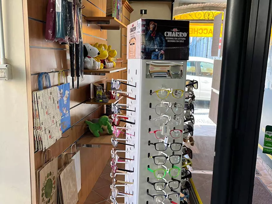 Immagine 5 di Attività commerciale in vendita  a Villafranca Di Verona