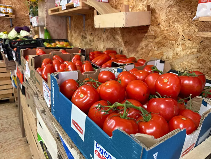 Immagine 4 di Attività commerciale in vendita  a Verona