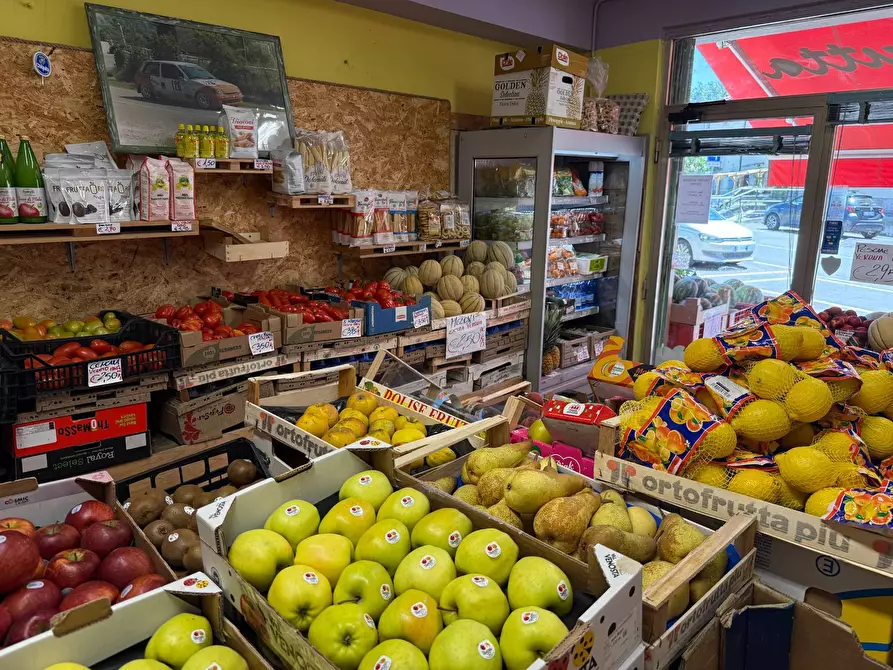 Immagine 8 di Attività commerciale in vendita  a Verona