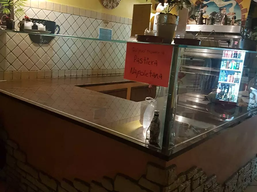 Immagine 6 di Locale commerciale in vendita  a Sommacampagna