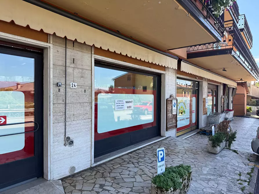 Immagine 2 di Agriturismo in vendita  a Cerro Veronese