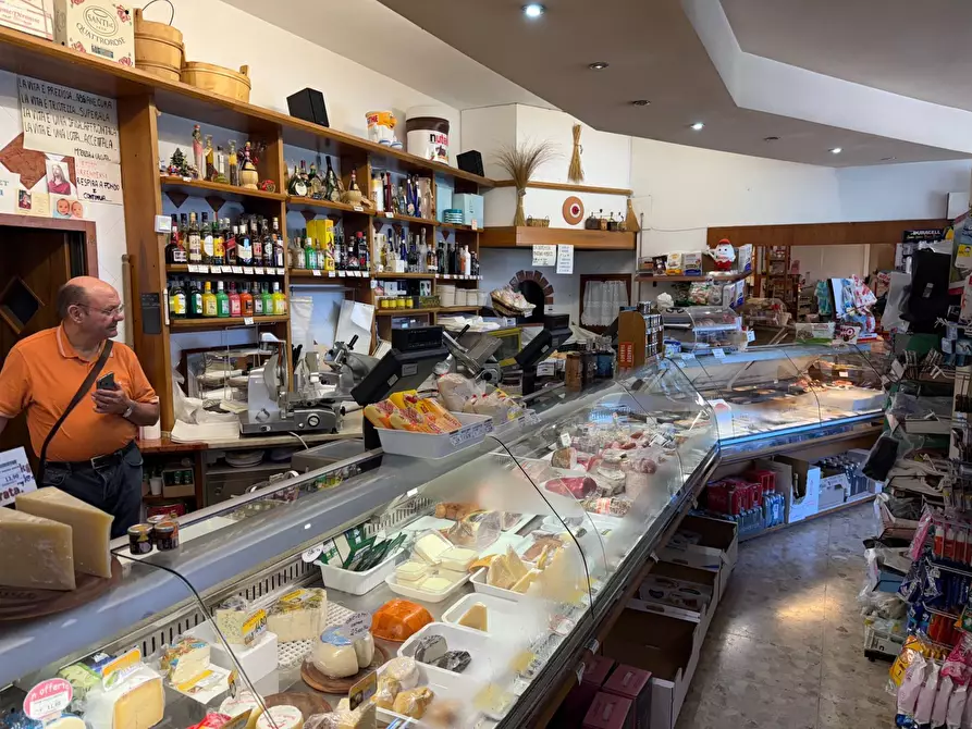 Immagine 3 di Agriturismo in vendita  a Cerro Veronese