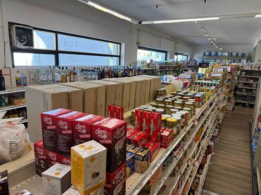 Immagine 5 di Agriturismo in vendita  a Cerro Veronese