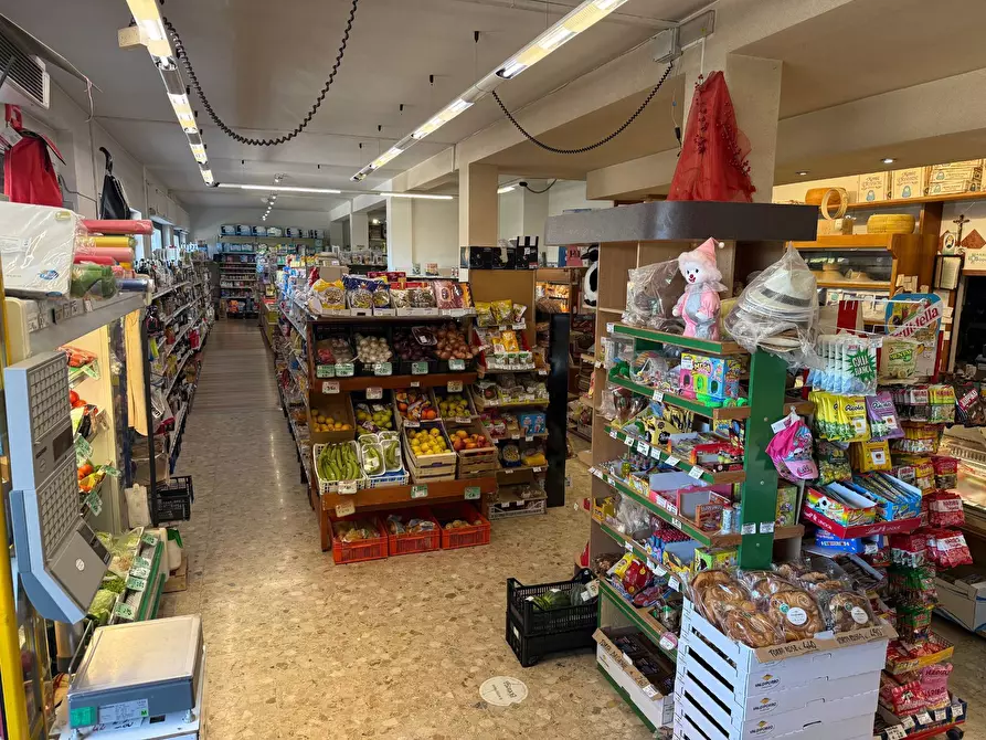 Immagine 7 di Agriturismo in vendita  a Cerro Veronese