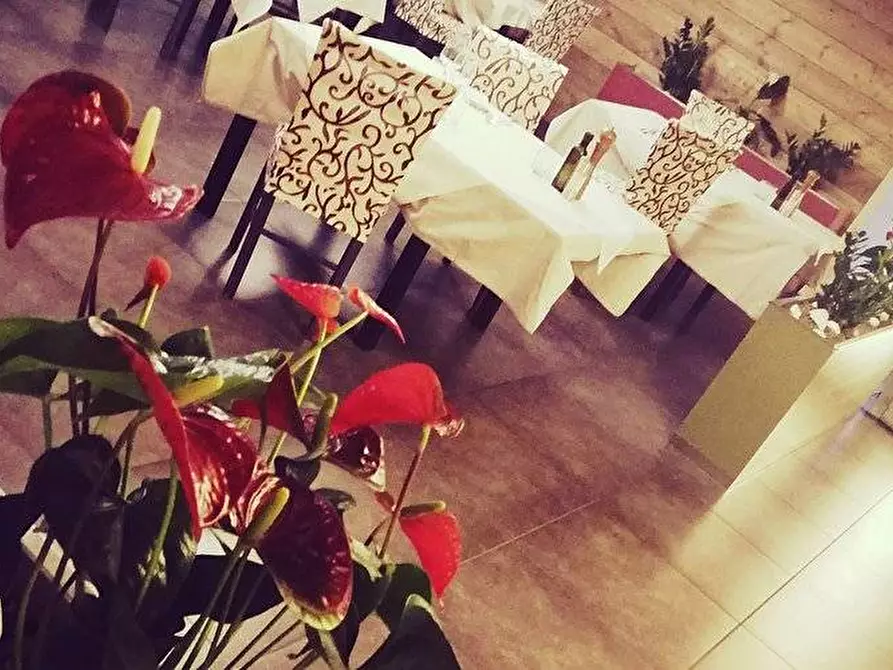 Immagine 2 di Attività commerciale in vendita  in via roma 3 a Pescantina