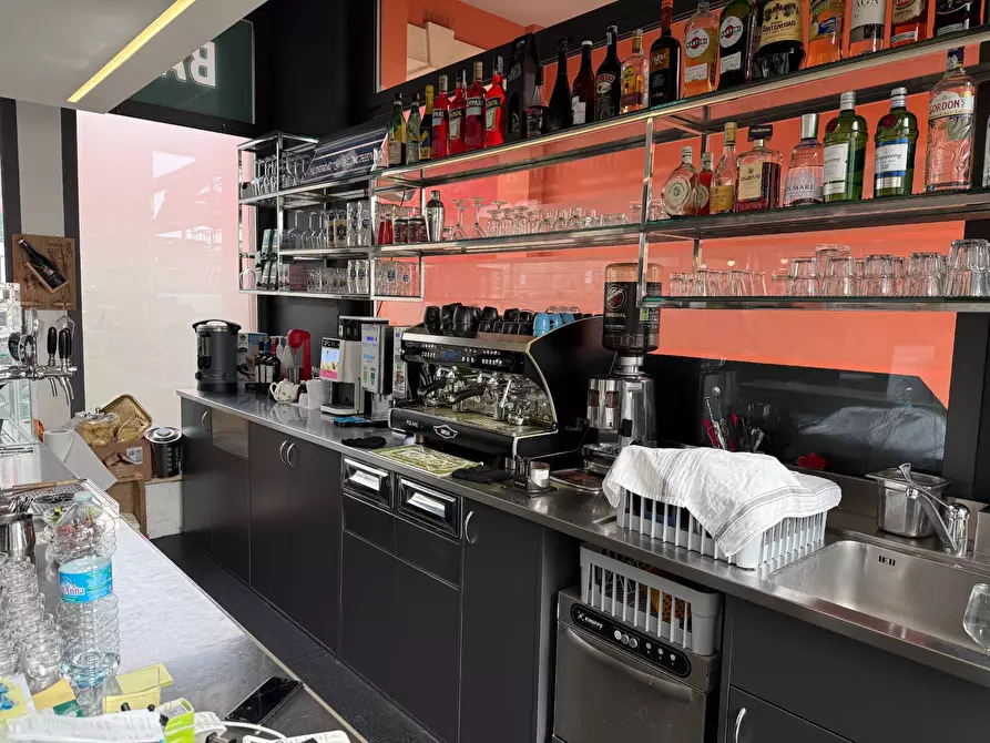 Immagine 6 di Bar / Ristorante in vendita  a Verona