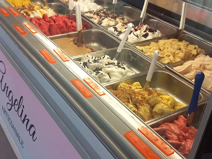 Immagine 15 di Locale commerciale in vendita  a Sommacampagna