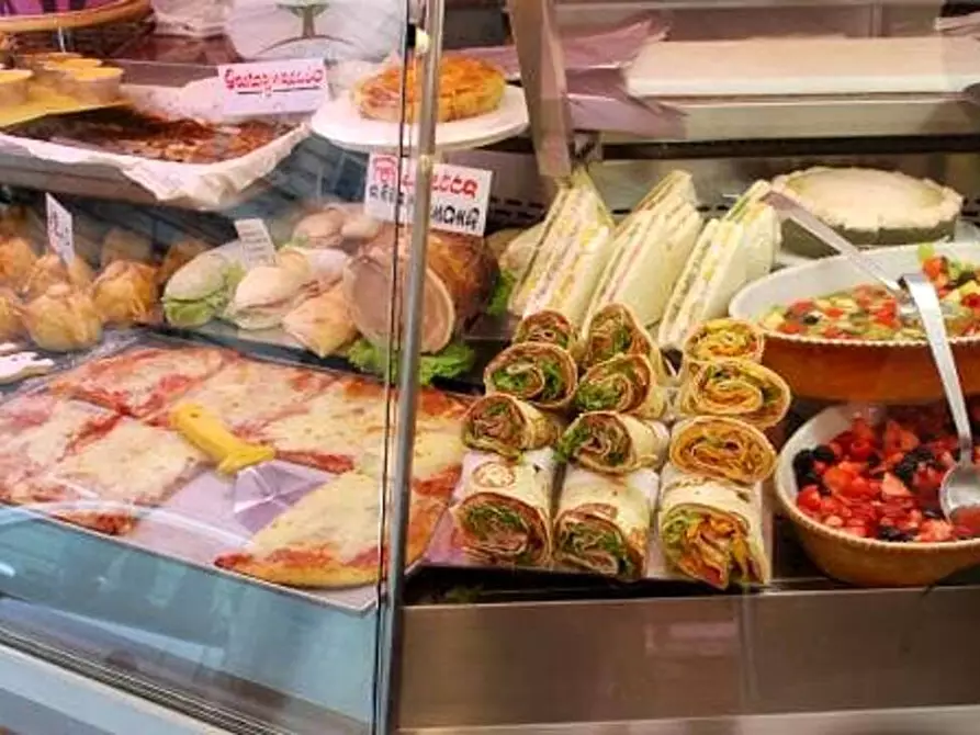 Immagine 2 di Attività commerciale in vendita  in via roma 3 a San Giorgio Bigarello