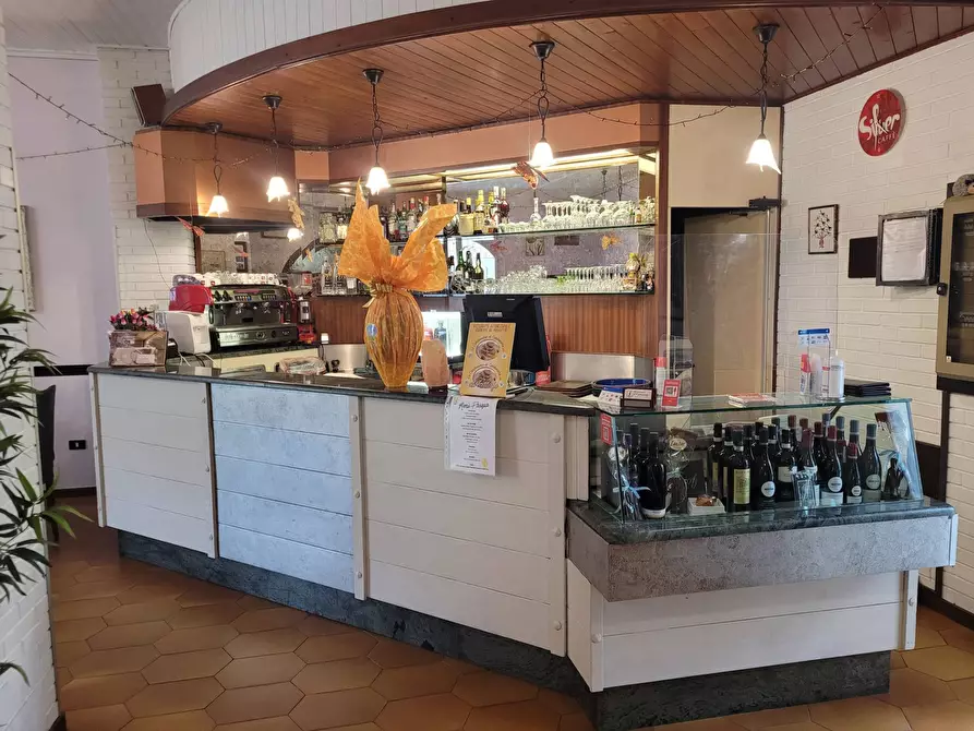 Immagine 5 di Attività commerciale in vendita  in via roma 5 a Pomponesco