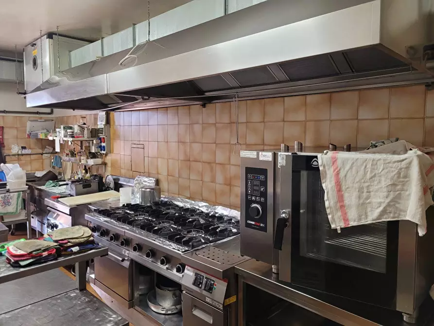Immagine 8 di Attività commerciale in vendita  in via roma 5 a Pomponesco