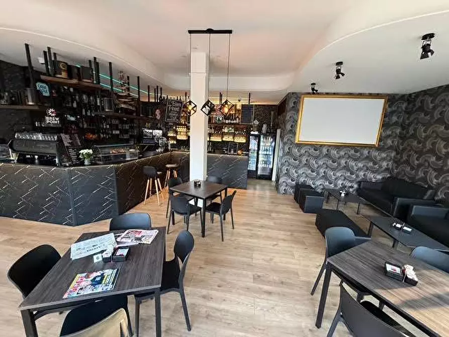 Immagine 2 di Bar / Ristorante in vendita  a Sommacampagna