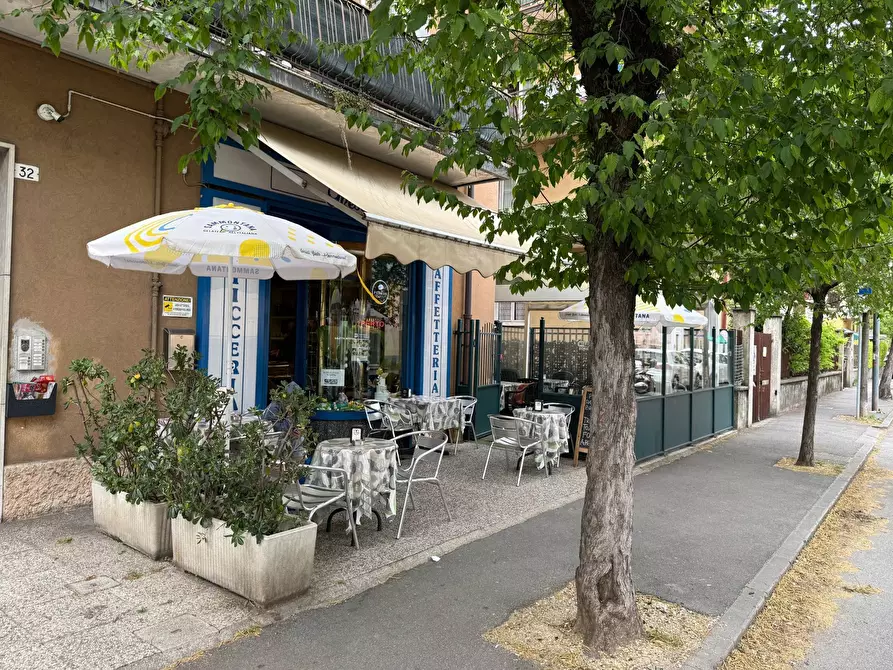 Immagine 5 di Locale commerciale in vendita  a Verona