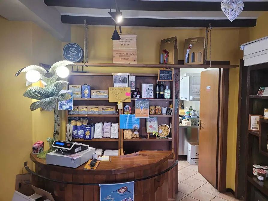 Immagine 7 di Attività commerciale in vendita  in via roma 5 a Goito