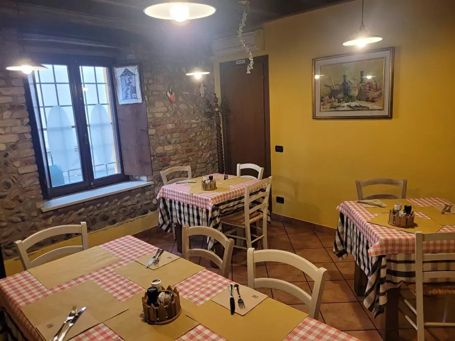 Immagine 9 di Attività commerciale in vendita  in via roma 5 a Goito