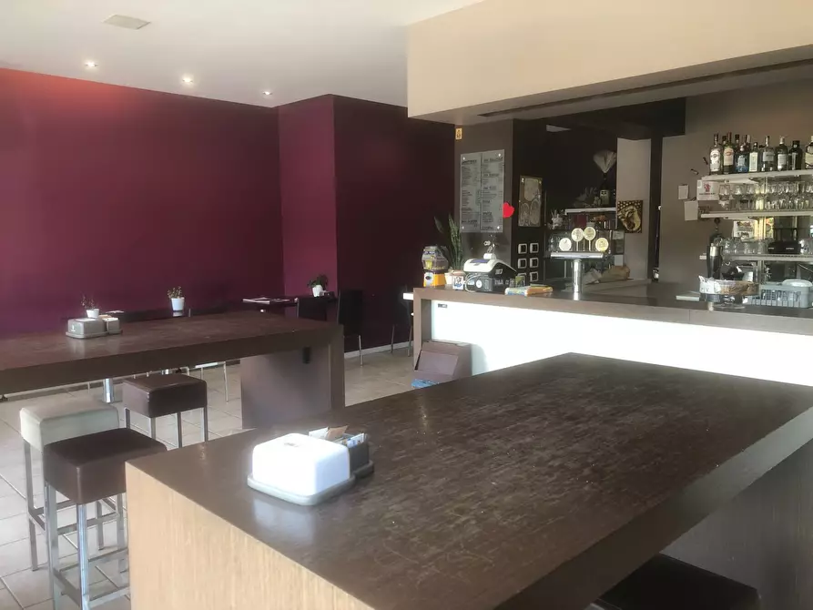 Immagine 2 di Bar / Ristorante in vendita  in via fermi 1 a Sona
