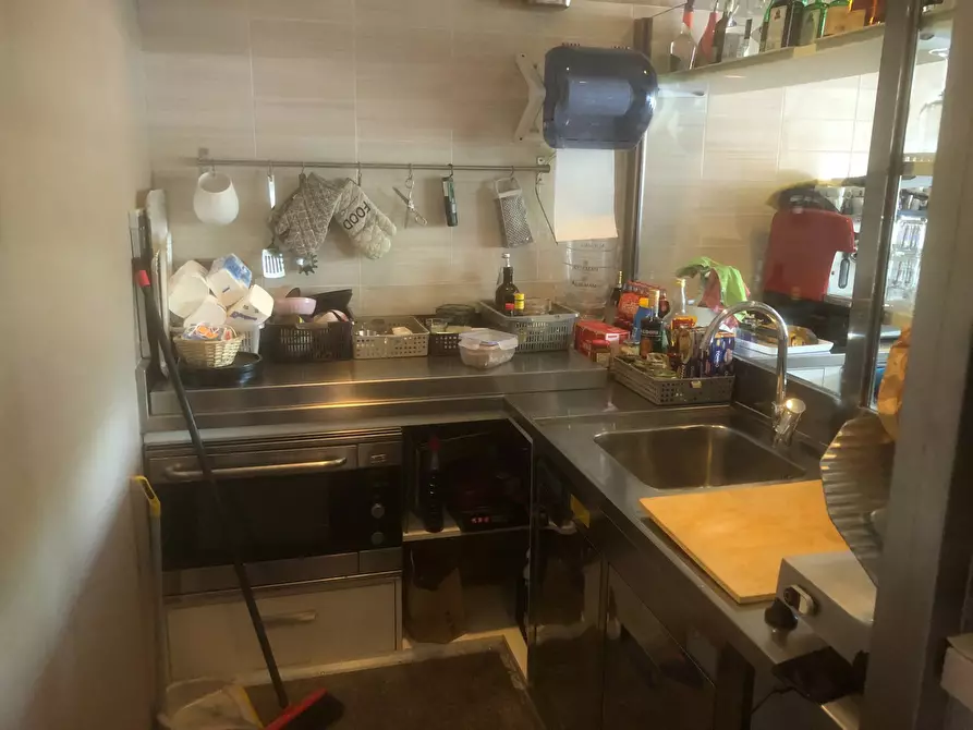 Immagine 3 di Bar / Ristorante in vendita  in via fermi 1 a Sona