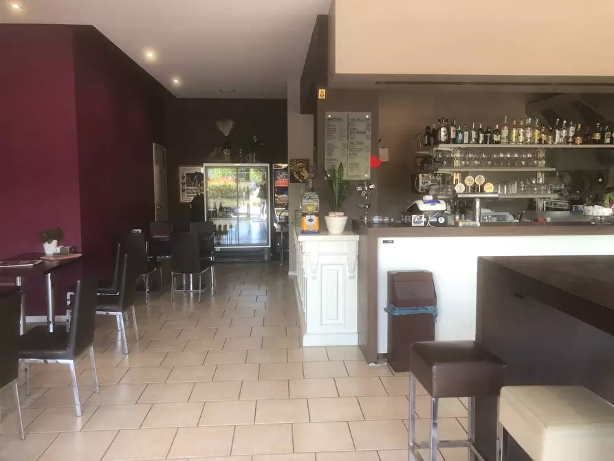 Immagine 4 di Bar / Ristorante in vendita  in via fermi 1 a Sona