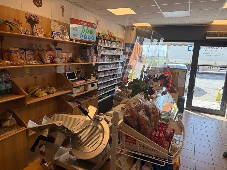 Immagine 7 di Locale commerciale in vendita  a Bussolengo