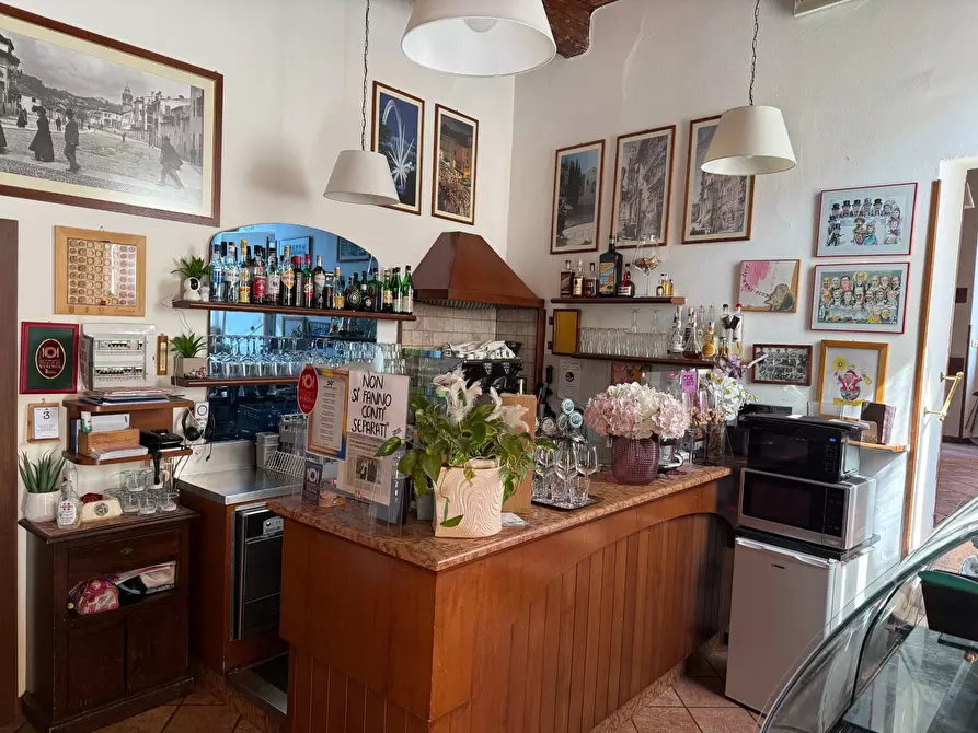 Immagine 3 di Attività commerciale in vendita  a Verona