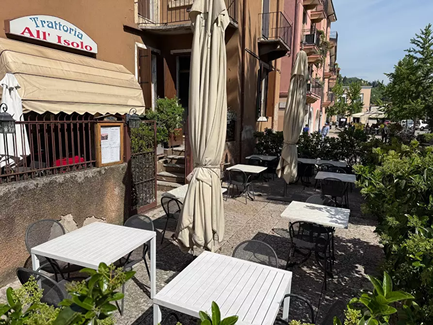 Immagine 11 di Attività commerciale in vendita  a Verona