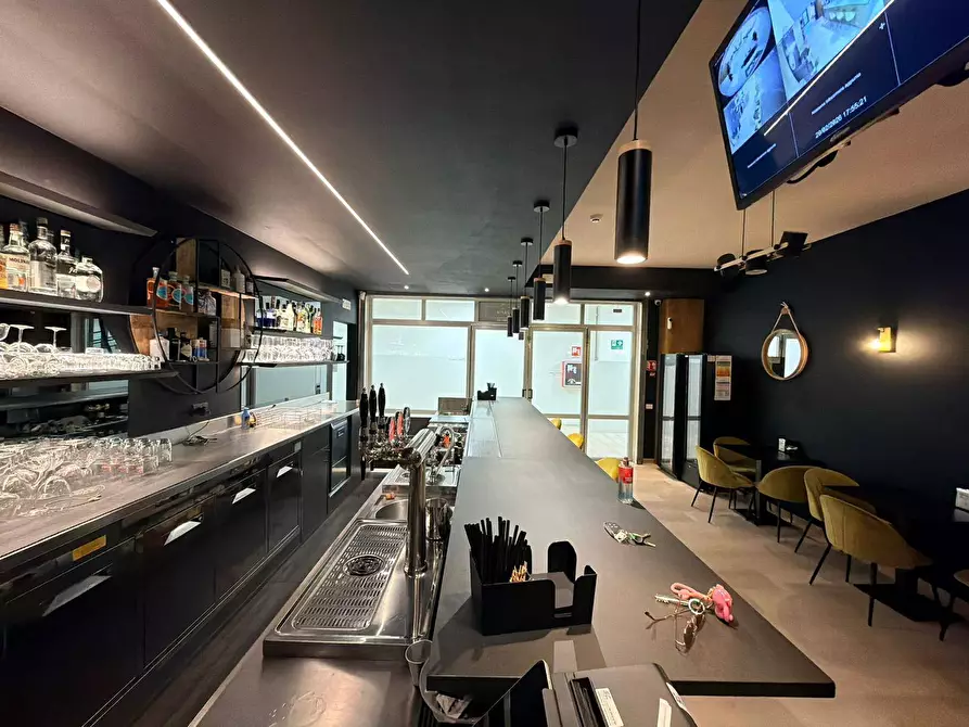 Immagine 11 di Bar / Ristorante in vendita  a San Giovanni Lupatoto