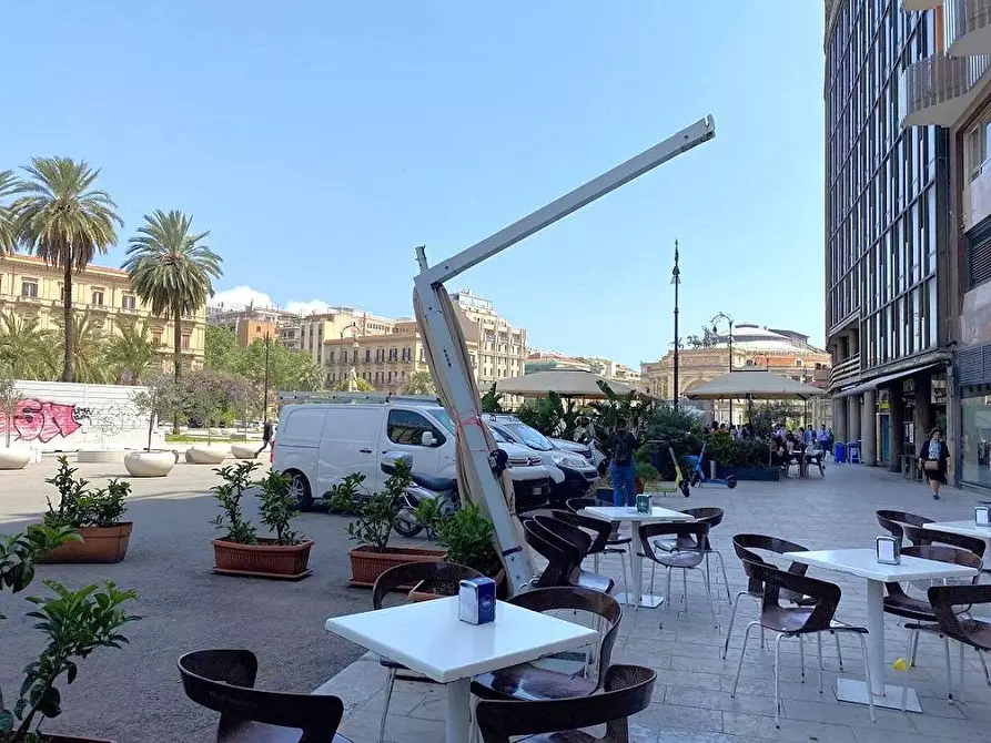 Immagine 1 di Attività commerciale in vendita  in Piazza Castelnuovo a Palermo