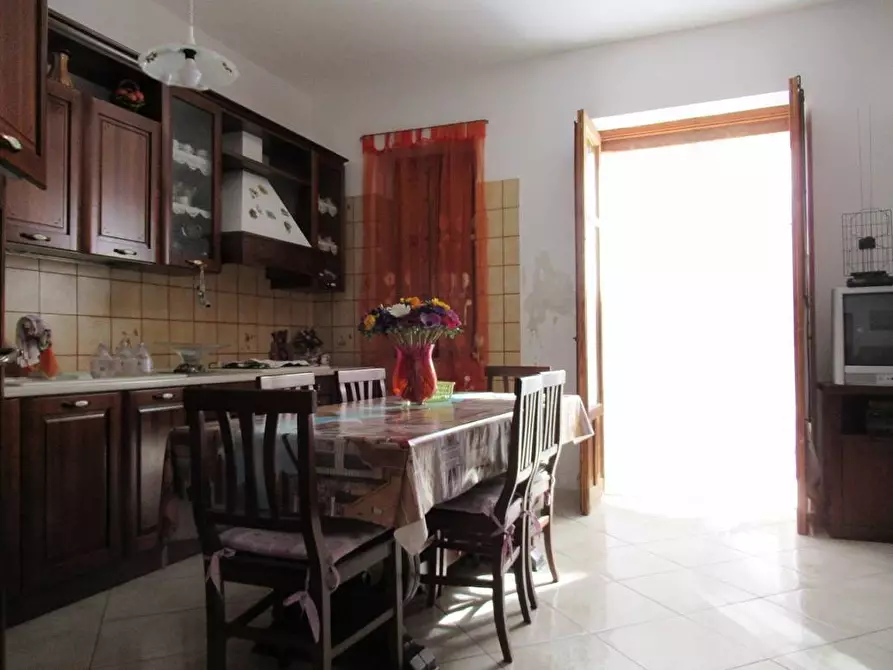 Immagine 6 di Palazzo in vendita  in via mirto a Partinico