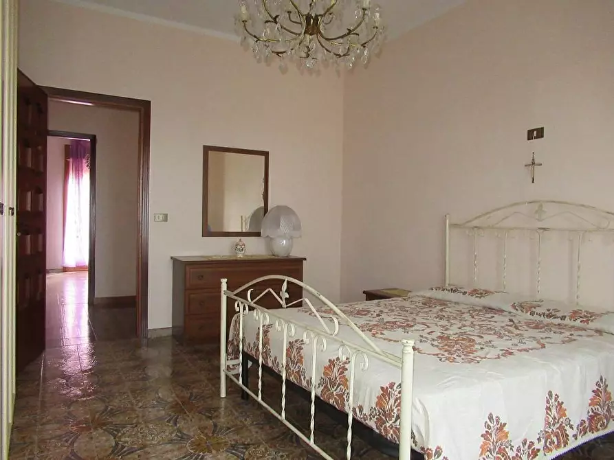 Immagine 19 di Palazzo in vendita  in via mirto a Partinico